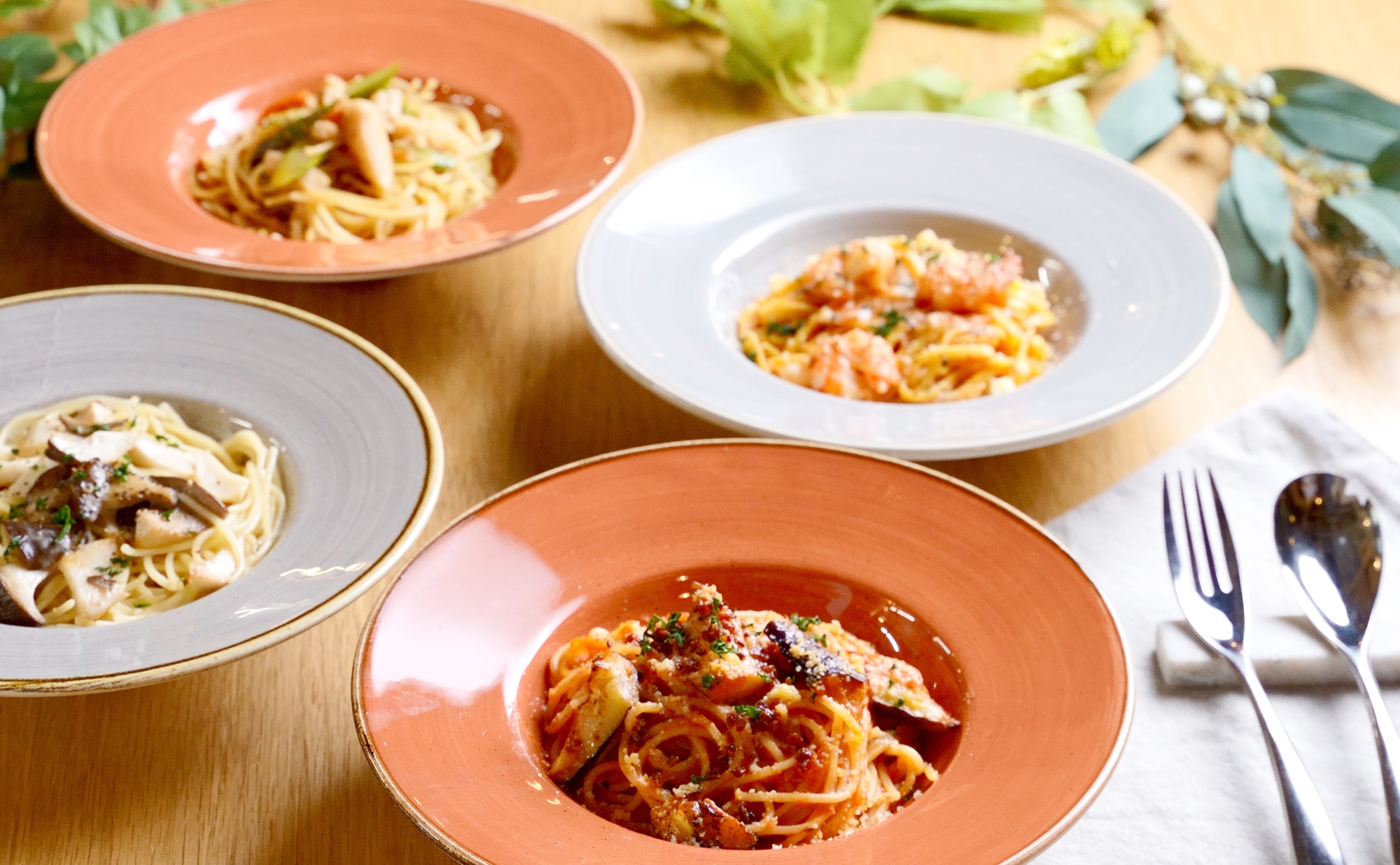 LUNCH & CAFE